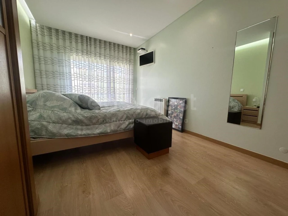 Apartamento T5 para Venda em Nazare Foto 9