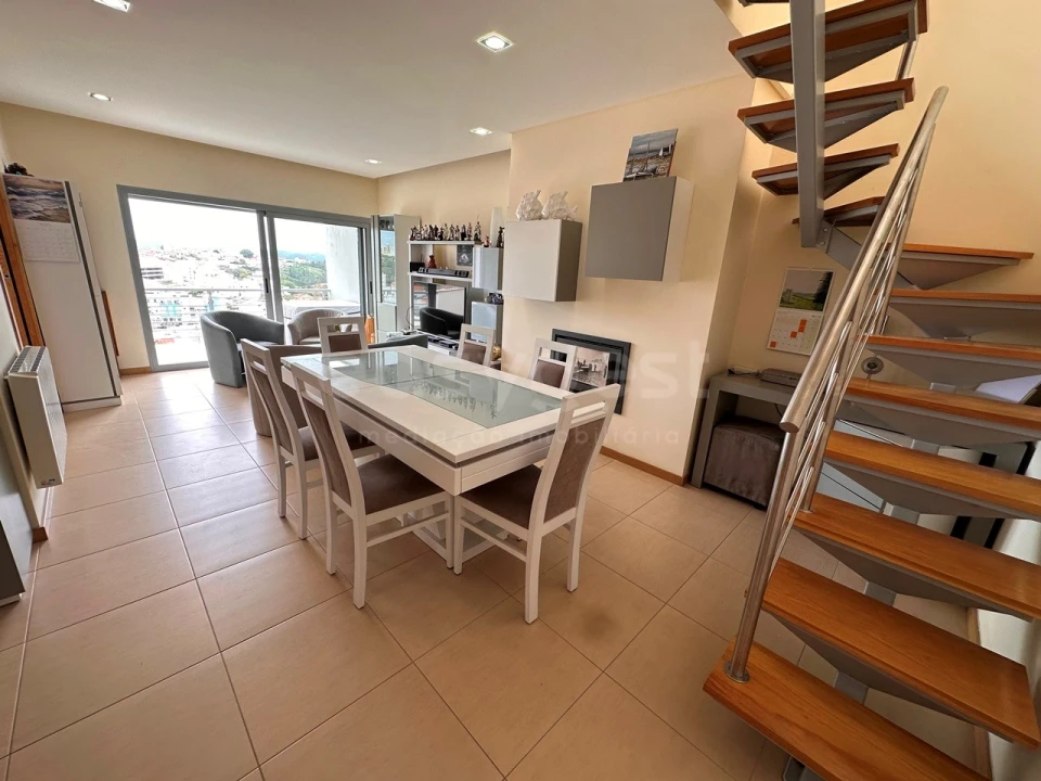 Apartamento T5 para Venda em Nazare Foto 3