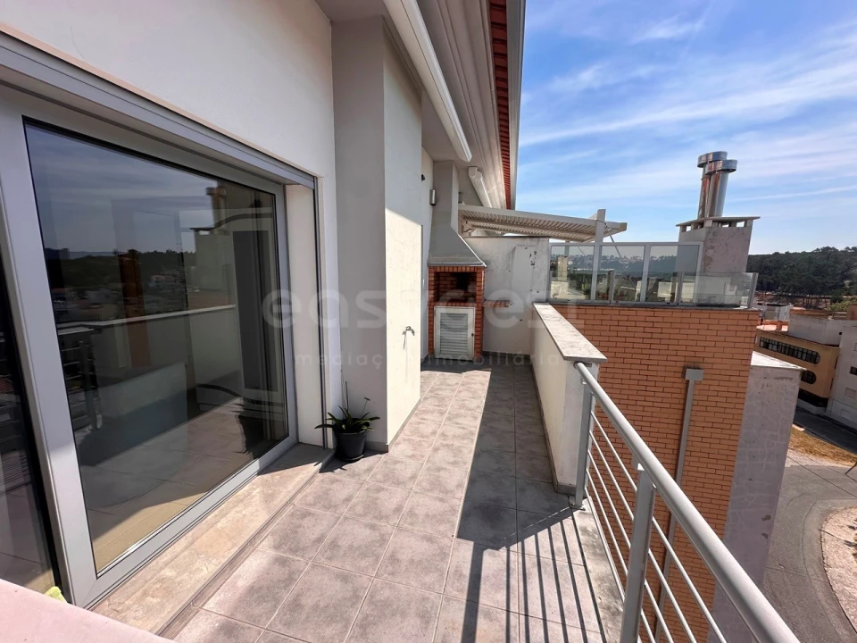 Apartamento T5 para Venda em Nazare Foto 8