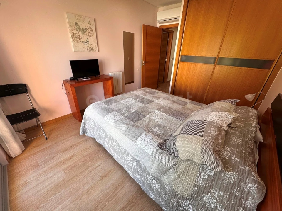 Apartamento T5 para Venda em Nazare Foto 16