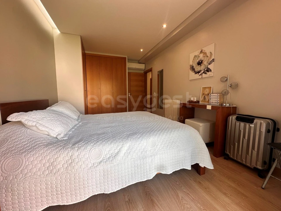 Apartamento T5 para Venda em Nazare Foto 18