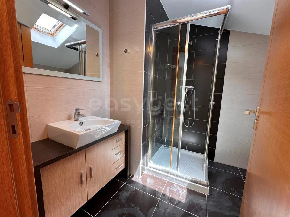 Apartamento T5 para Venda em Nazare Foto 22