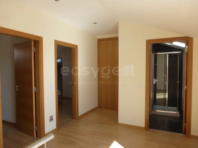 Apartamento T5 para Venda em Nazare Foto 17
