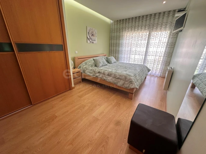 Apartamento T5 para Venda em Nazare Foto 12