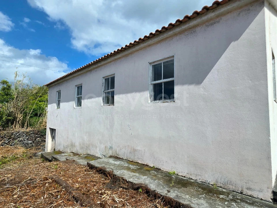 Moradia T4 para Venda em Madalena Foto 4