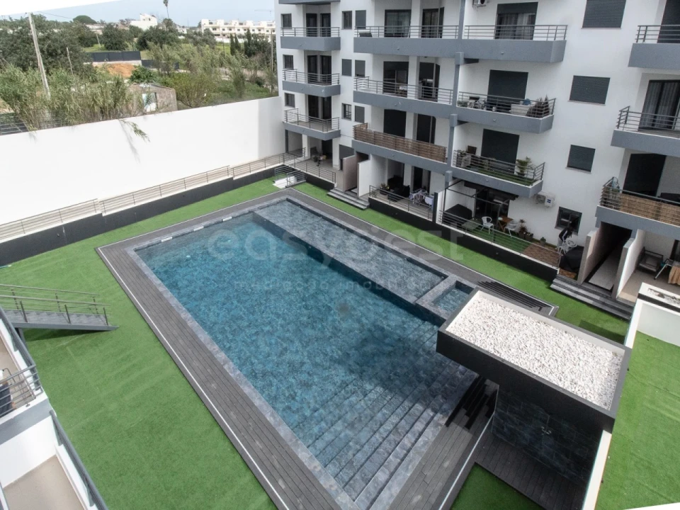 Apartamento T3 para Venda em Quelfes Foto 12