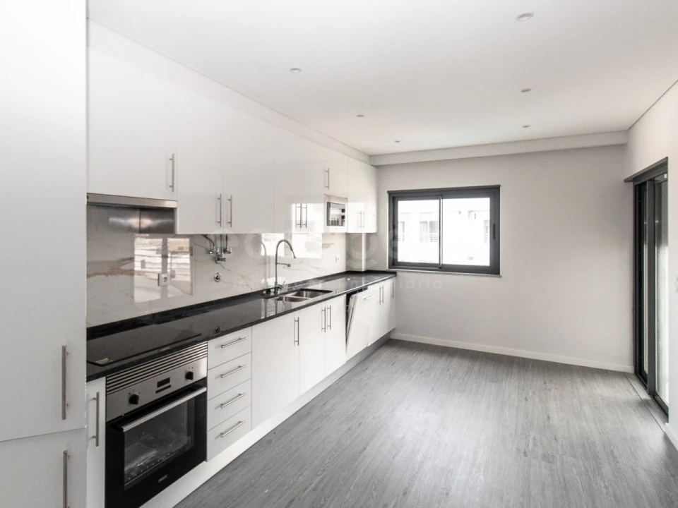 Apartamento T3 para Venda em Quelfes Foto 26