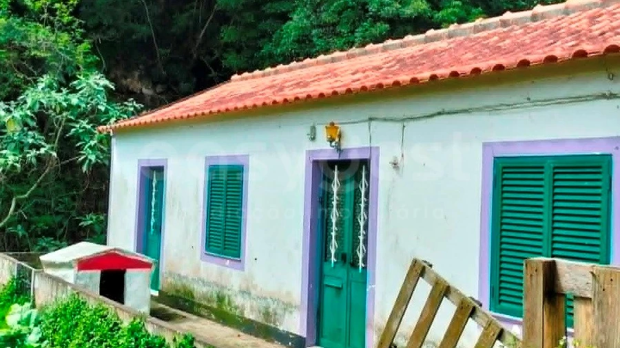 Moradia T3 para Venda em Praia da Vitoria (Santa Cruz)