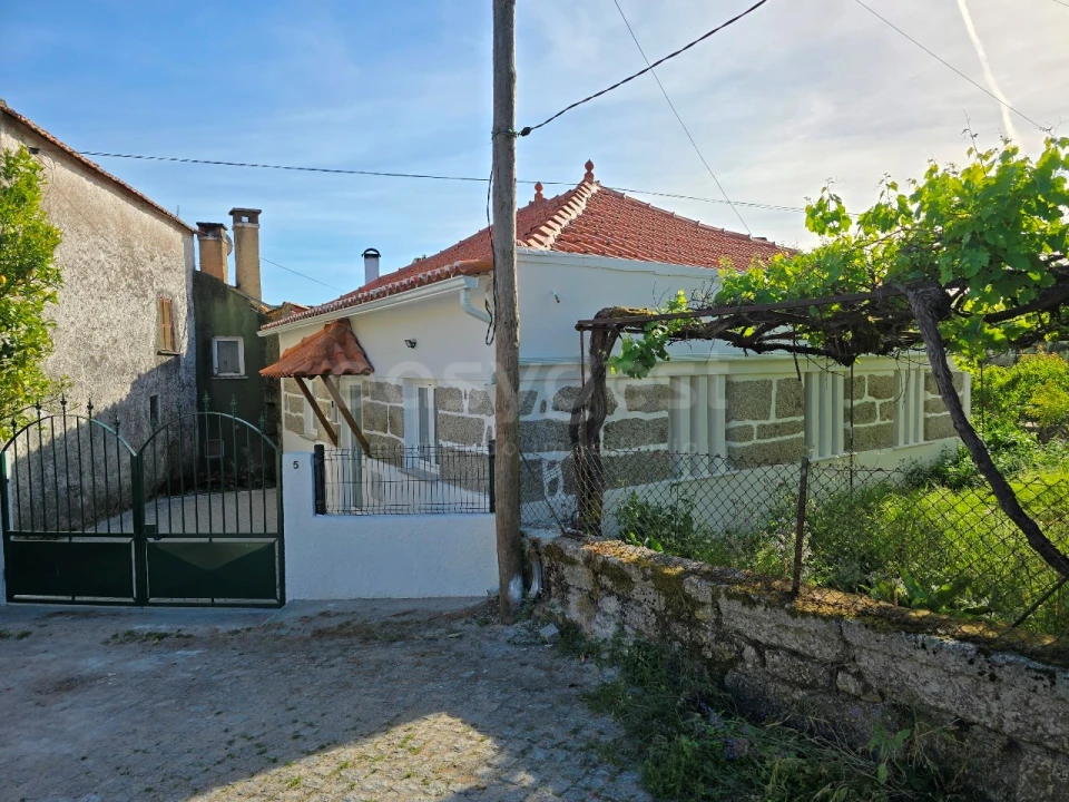Moradia T2 para Venda em Tabua Foto 3