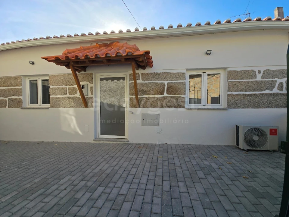 Moradia T2 para Venda em Tabua Foto 4
