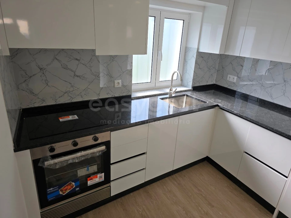 Moradia T2 para Venda em Tabua Foto 8