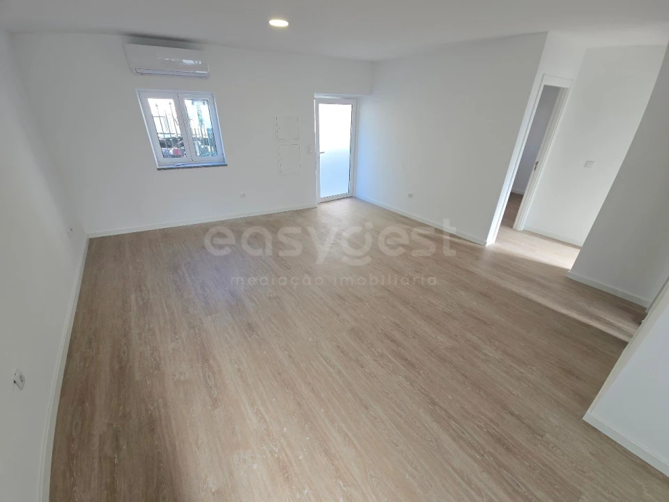 Moradia T2 para Venda em Tabua Foto 13