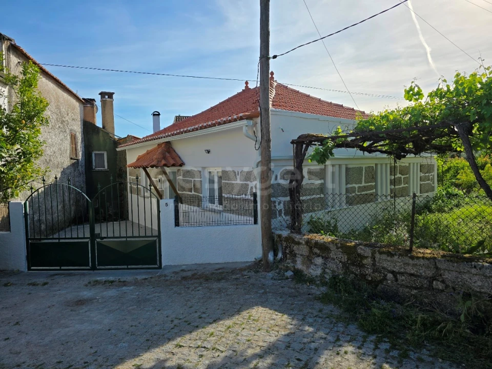 Moradia T2 para Venda em Tabua Foto 27