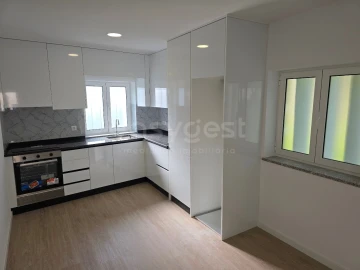 Moradia T2 para Venda em Tabua