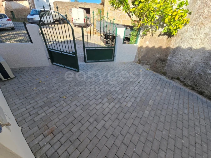 Moradia T2 para Venda em Tabua Foto 25