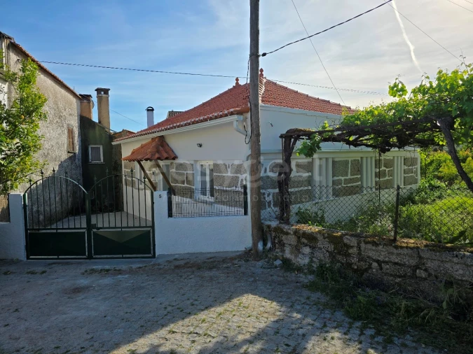 Moradia T2 para Venda em Tabua Foto 27