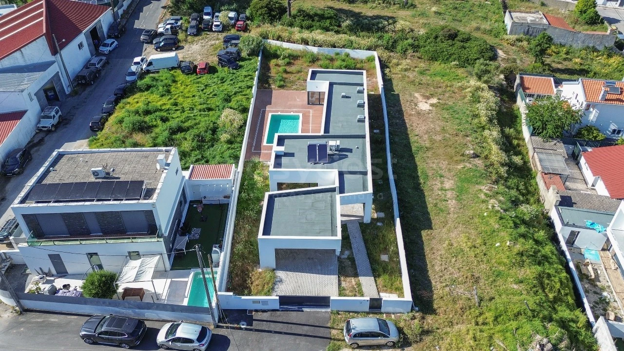 Moradia T5 para Venda em Charneca de Caparica e Sobreda Foto 4