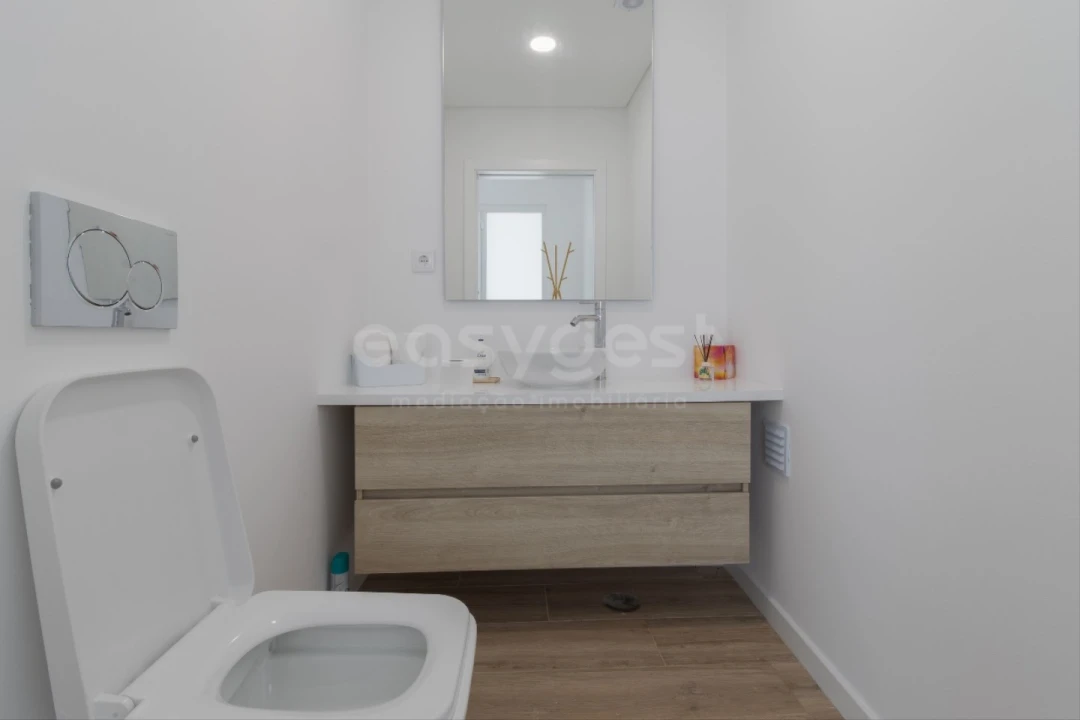 Moradia T5 para Venda em Charneca de Caparica e Sobreda Foto 12