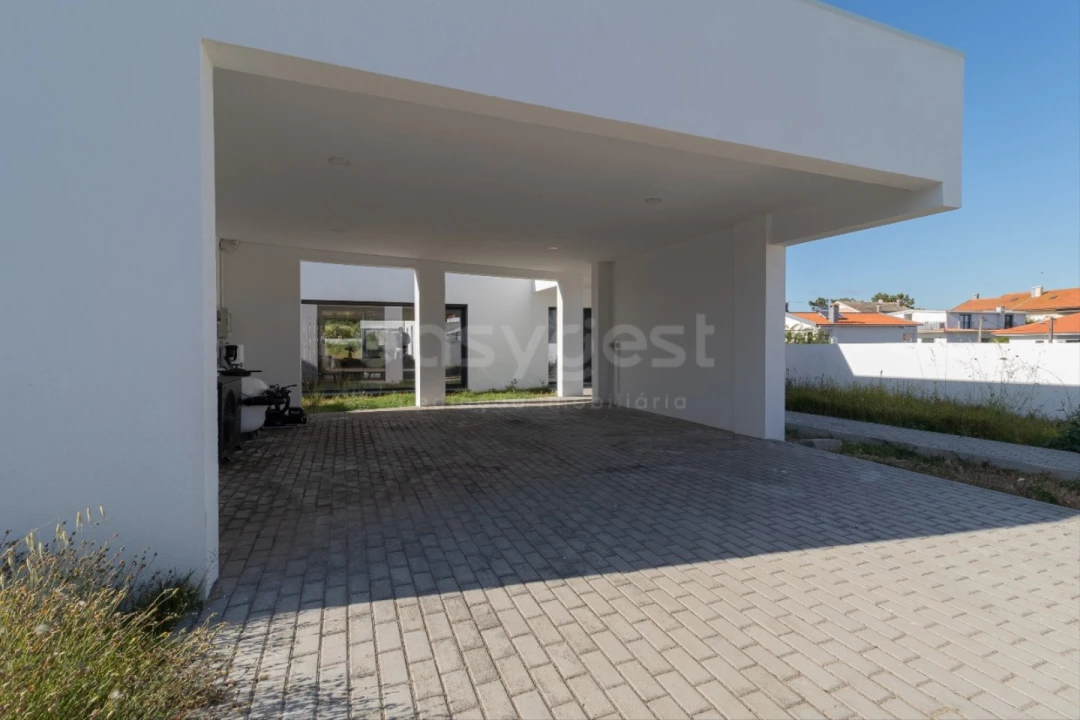 Moradia T5 para Venda em Charneca de Caparica e Sobreda Foto 31