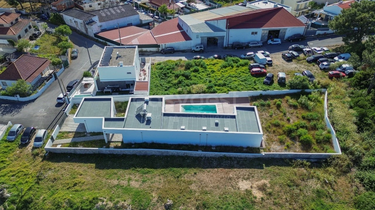 Moradia T5 para Venda em Charneca de Caparica e Sobreda Foto 35
