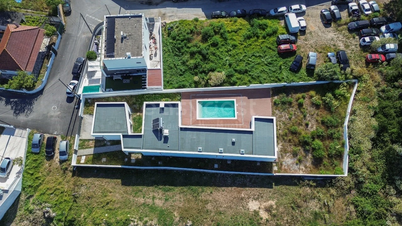 Moradia T5 para Venda em Charneca de Caparica e Sobreda Foto 36