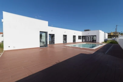 Moradia T5 para Venda em Charneca de Caparica e Sobreda