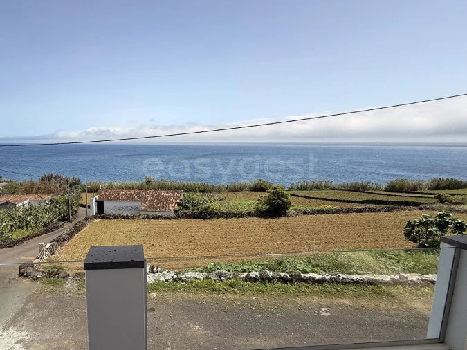 Moradia T3 para Venda em Lajes do Pico Foto 27