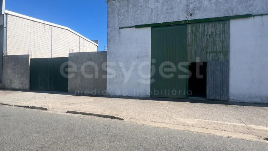 Armazém para Venda em Beja (Salvador e Santa Maria da Feira)