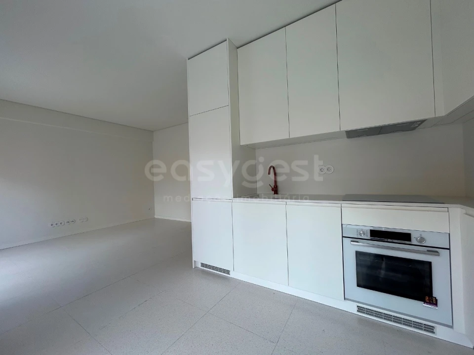 Apartamento T2 para Venda em Beato Foto 2
