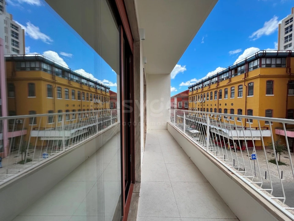 Apartamento T2 para Venda em Beato Foto 5