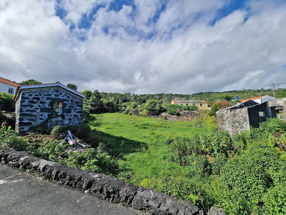Moradia T3 para Venda em Lajes do Pico Foto 7