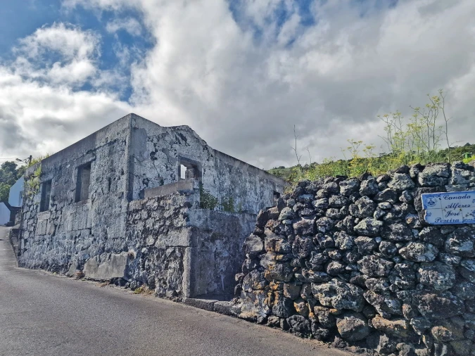 Moradia T3 para Venda em Lajes do Pico Foto 15
