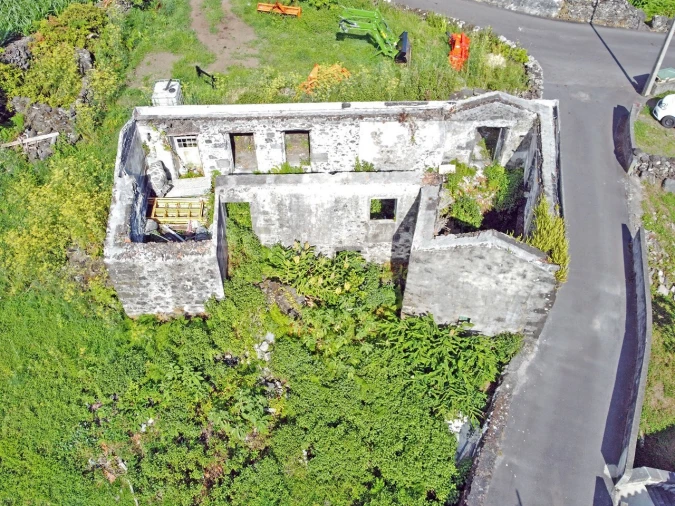 Moradia T3 para Venda em Lajes do Pico Foto 16