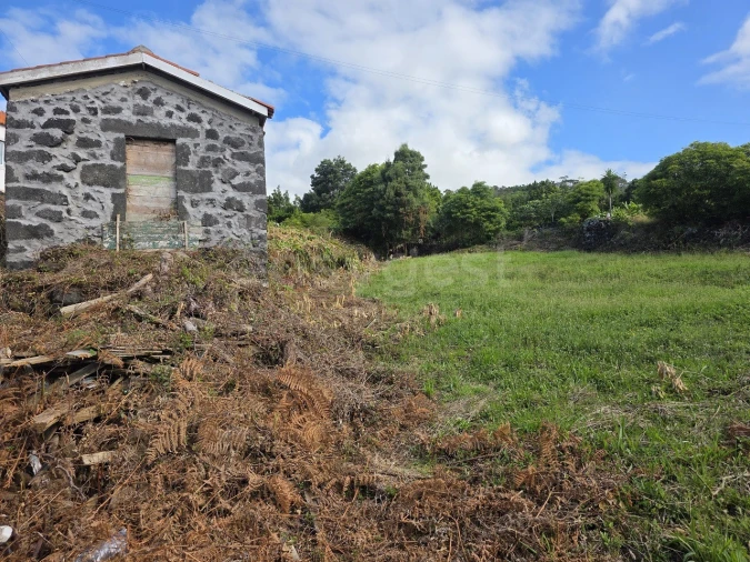 Moradia T3 para Venda em Lajes do Pico Foto 19