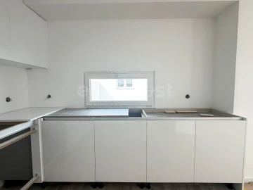 Moradia T3 para Venda em Atalaia e Alto Estanqueiro-Jardia