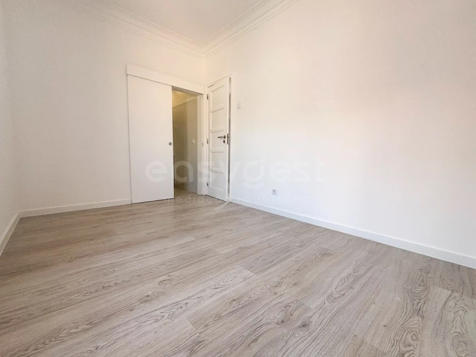 Apartamento T2 para Venda em São Vicente Foto 14