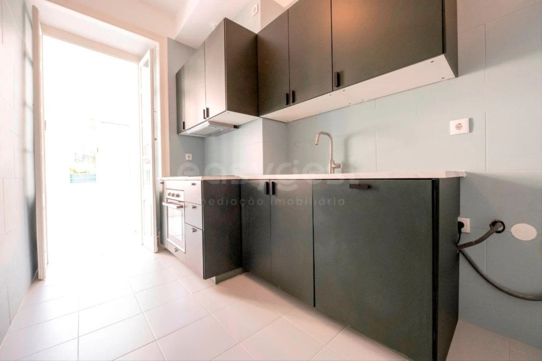 Apartamento T2 para Venda em Penha de França Foto 11