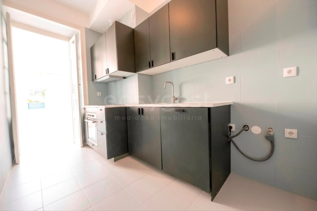 Apartamento T2 para Venda em Penha de França Foto 12