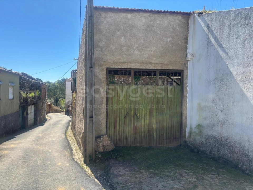 Moradia T3 para Venda em Carapinha Foto 3