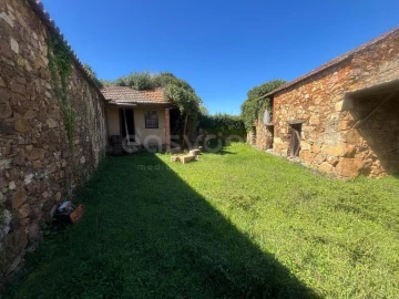 Moradia T3 para Venda em Carapinha