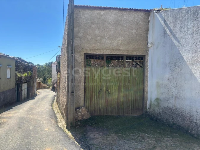 Moradia T3 para Venda em Carapinha Foto 3