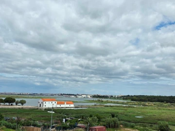 Moradia T2 para Venda em Corroios