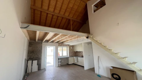 Moradia T2 para Venda em Painho e Figueiros
