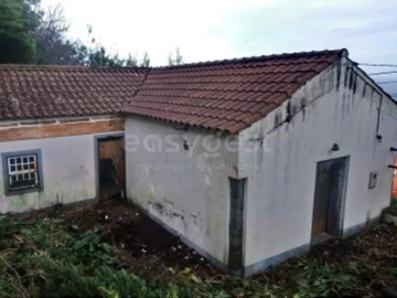 Moradia T2 para Venda em São Roque do Pico