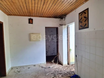 Moradia T2 para Venda em São Roque do Pico