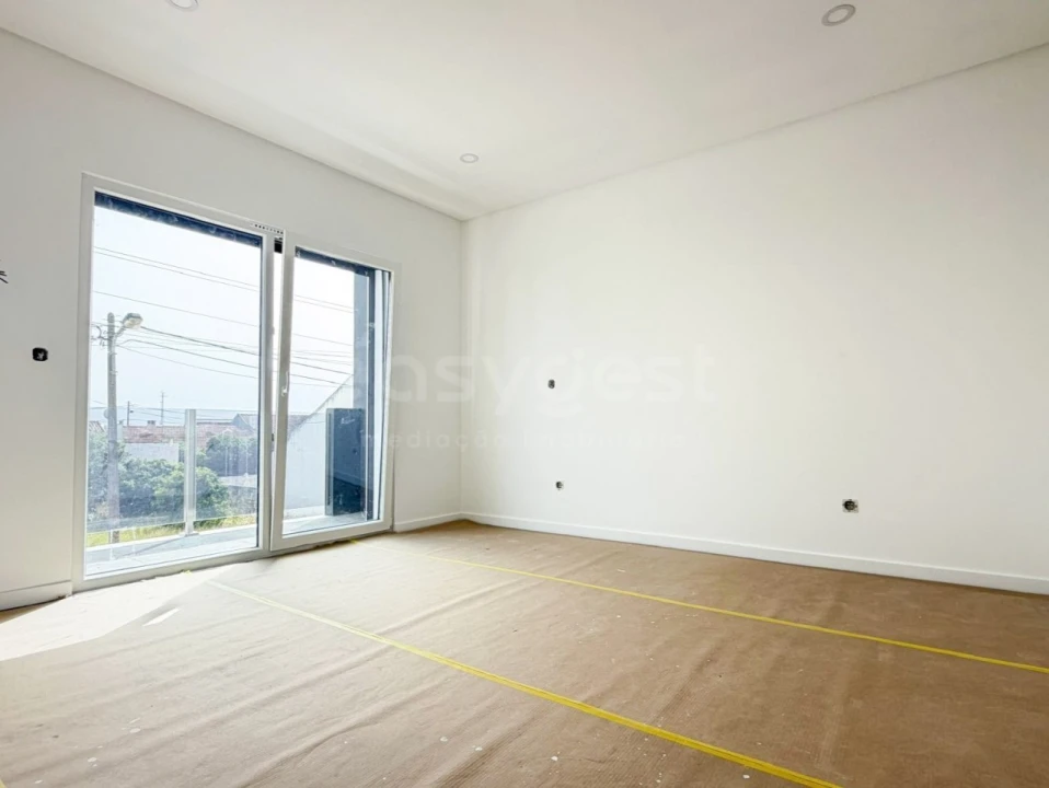Moradia T3 para Venda em Atalaia e Alto Estanqueiro-Jardia Foto 3