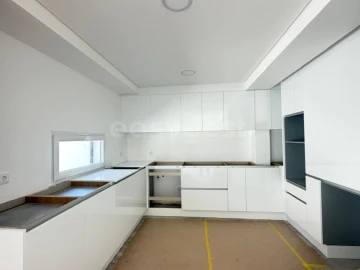 Moradia T3 para Venda em Atalaia e Alto Estanqueiro-Jardia