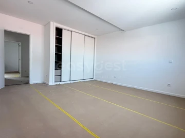 Moradia T3 para Venda em Atalaia e Alto Estanqueiro-Jardia
