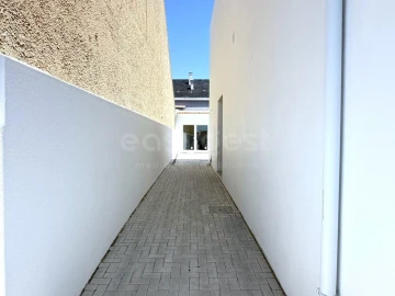 Moradia T3 para Venda em Atalaia e Alto Estanqueiro-Jardia