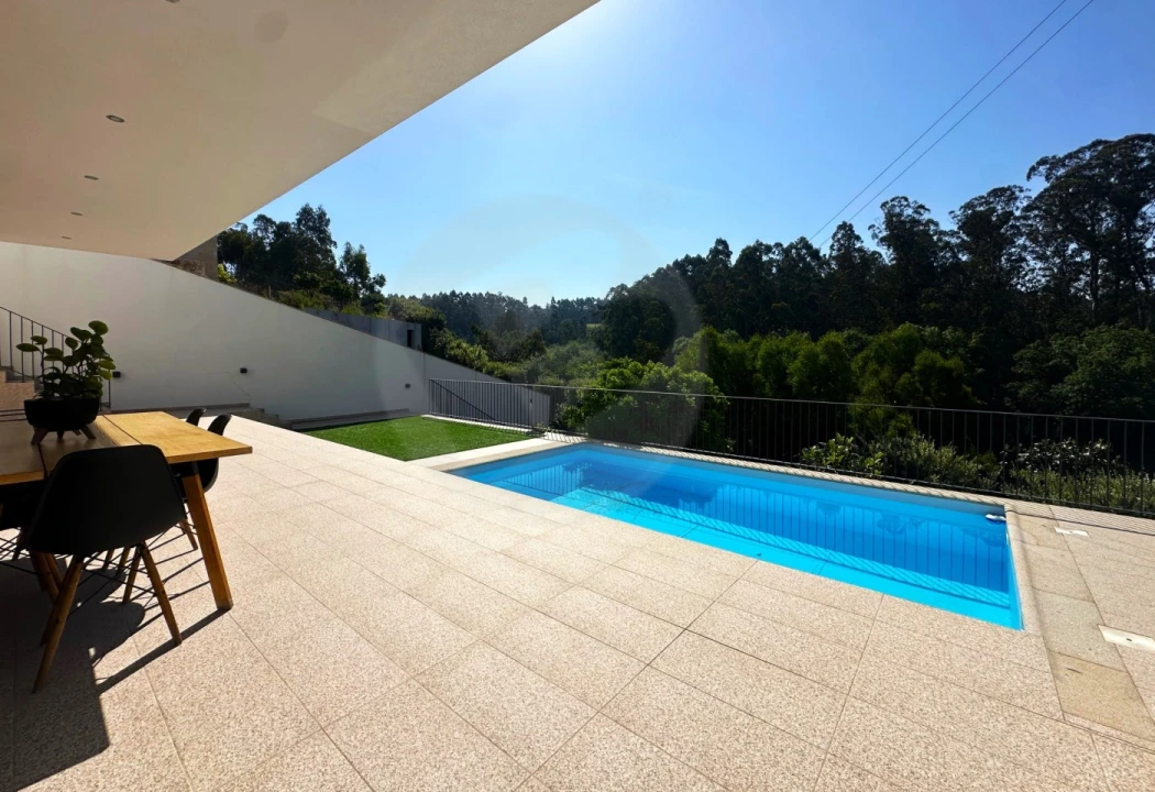 Moradia T5 para Venda em Touguinha e Touguinhó Foto 1